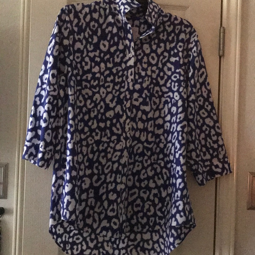 Chico’s No Iron blue and white print cotton shirt